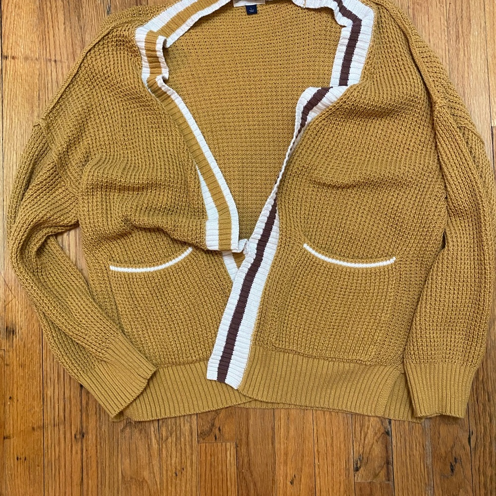 Universal Thread Mustard and White Sweater